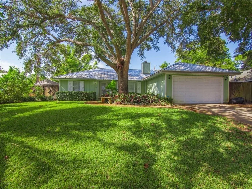 Unit for sale at 527 10th Avenue, Vero Beach, FL 32962