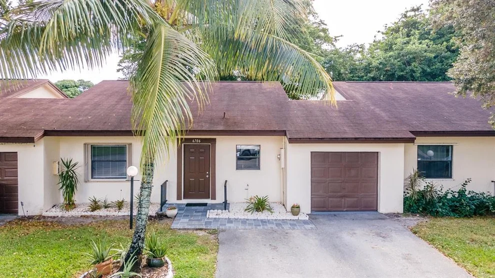 Unit for sale at 6706 S Parkway Drive, Margate, FL 33068