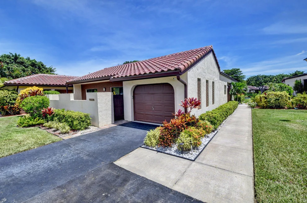 Unit for sale at 21933 Arriba Real, Boca Raton, FL 33433