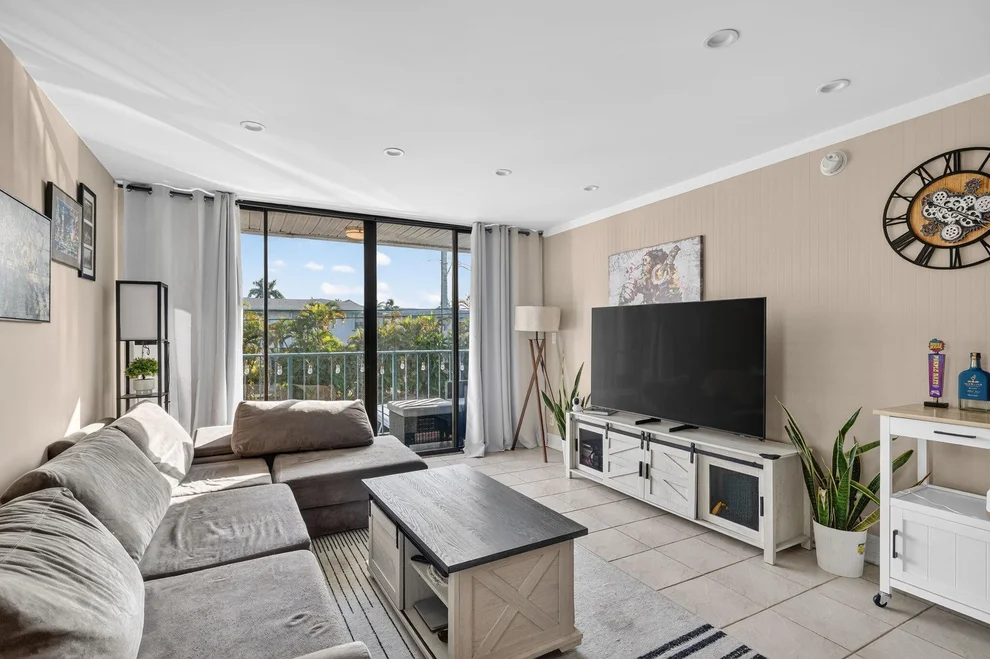 Unit for sale at 1531 SE 15th, Fort Lauderdale, FL 33316