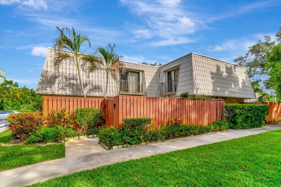 Unit for sale at 1700 Embassy Drive, West Palm Beach, FL 33401