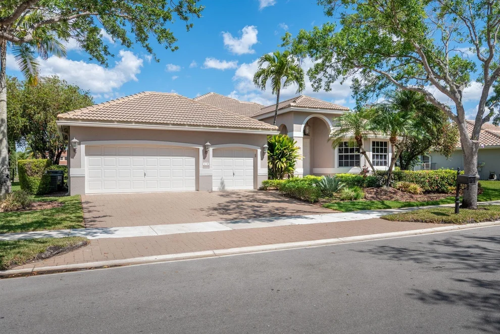 Unit for sale at 410 Mallard Lane, Weston, FL 33327