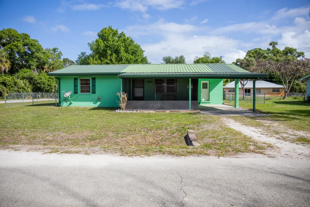 Unit for sale at 1120 SW 8th Court, Okeechobee, FL 34974