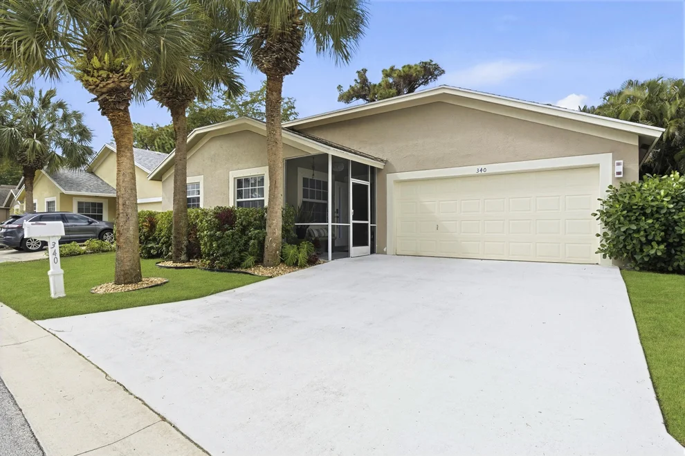 Unit for sale at 340 Hammocks Trail, Greenacres, FL 33413