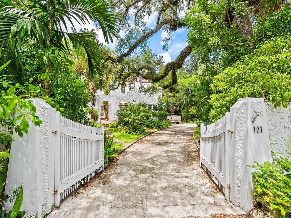 Unit for sale at 121 Rose Drive, Fort Lauderdale, FL 33316
