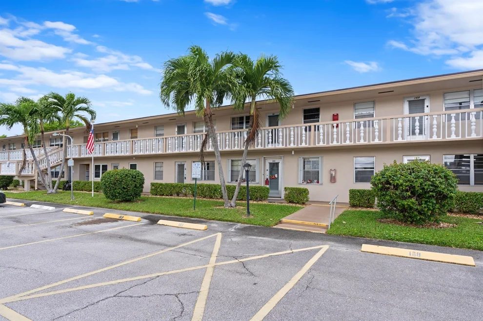 Unit for sale at 160 Kent J, West Palm Beach, FL 33417
