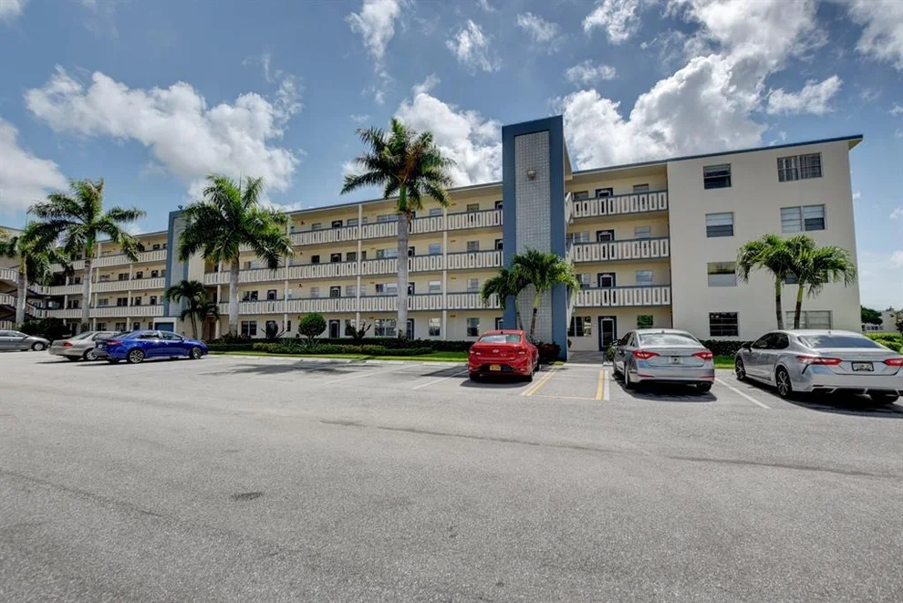 Unit for sale at 2064 Yarmouth D, Boca Raton, FL 33434