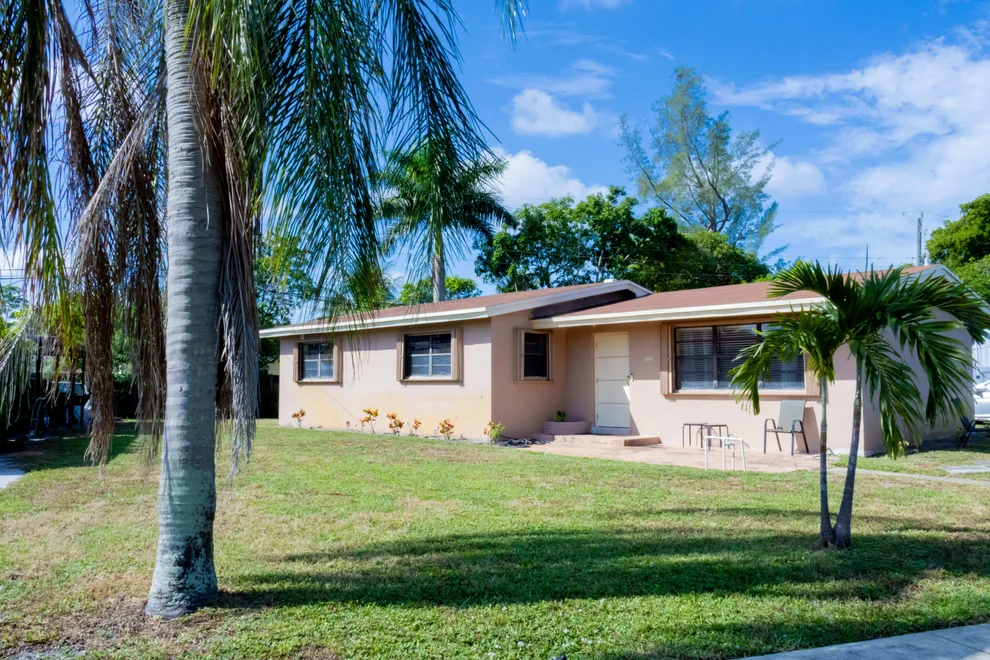 Unit for sale at 1200 NW 18th Street, Fort Lauderdale, FL 33311