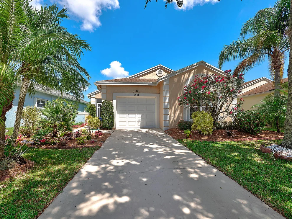 Unit for sale at 7601 Mansfield Hollow Road, Delray Beach, FL 33446