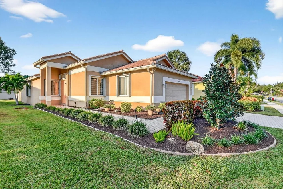 Unit for sale at 8099 Bellafiore Way, Boynton Beach, FL 33472