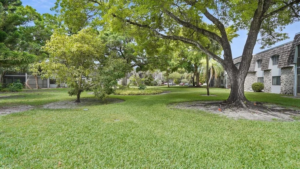 Unit for sale at 3105 Oakland Shores Drive, Oakland Park, FL 33309