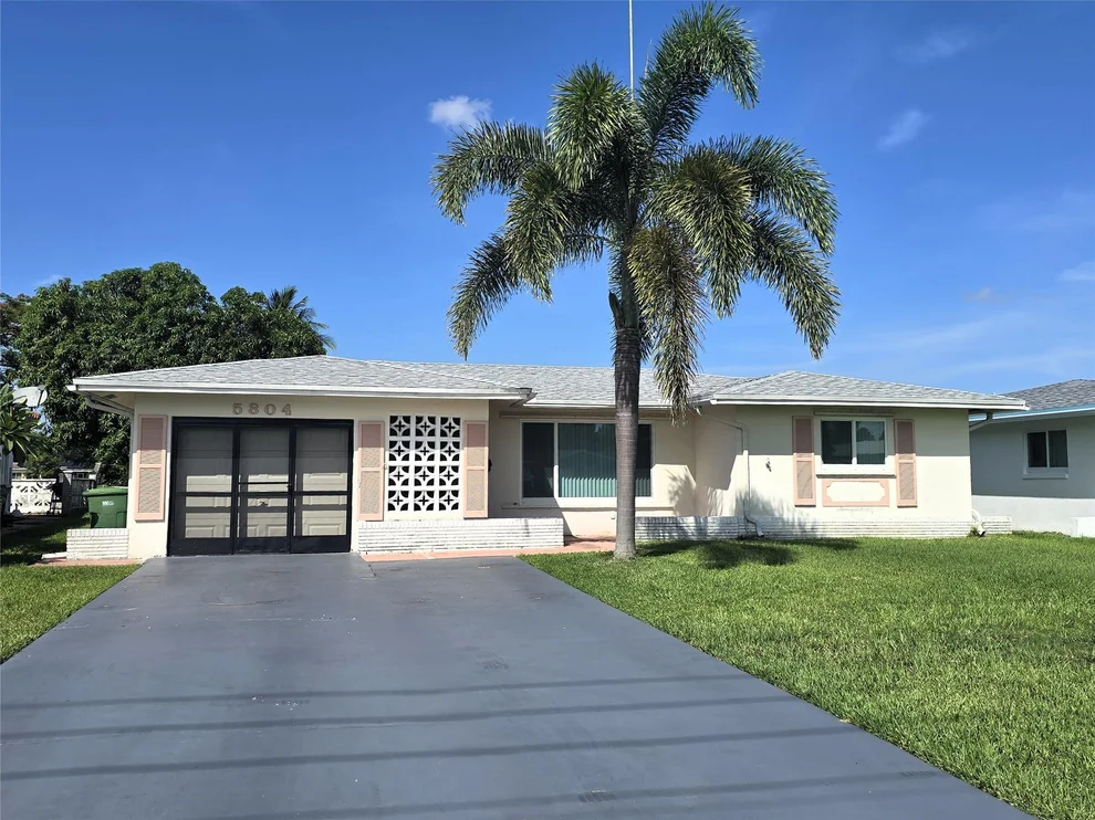Unit for sale at 5804 NW 70th Avenue, Tamarac, FL 33321