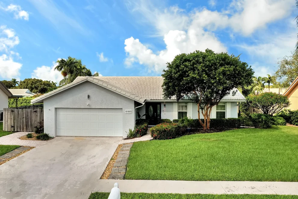 Unit for sale at 6185 Woodbury Road, Boca Raton, FL 33433