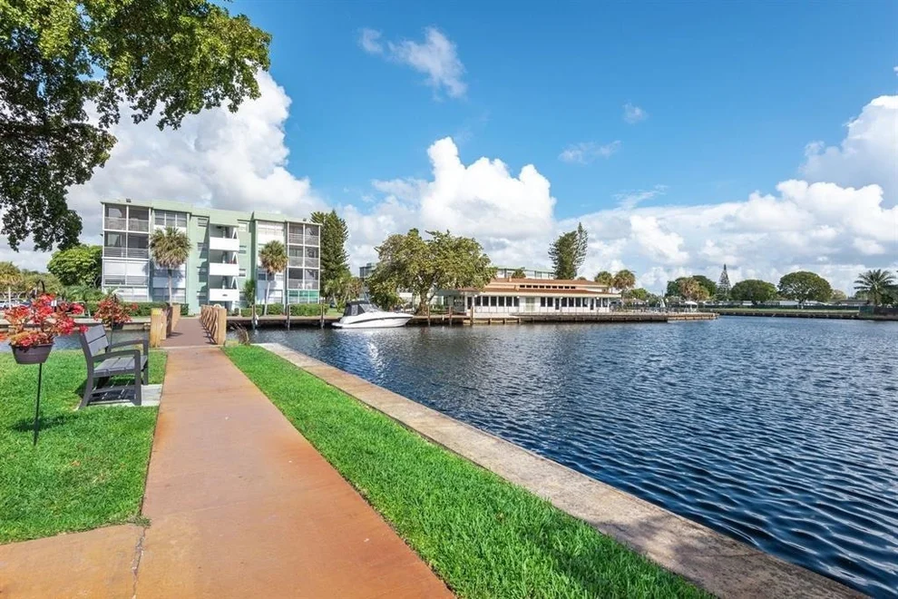 Unit for sale at 2731 Taft Street, Hollywood, FL 33020