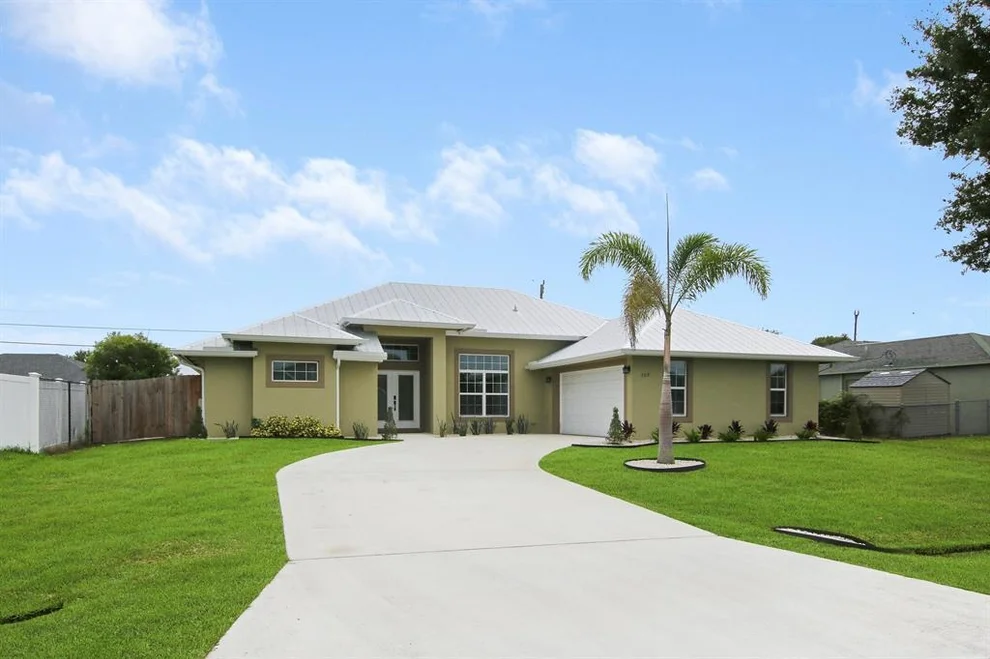 Unit for sale at 109 SW Ridgecrest Drive, Port St Lucie, FL 34953