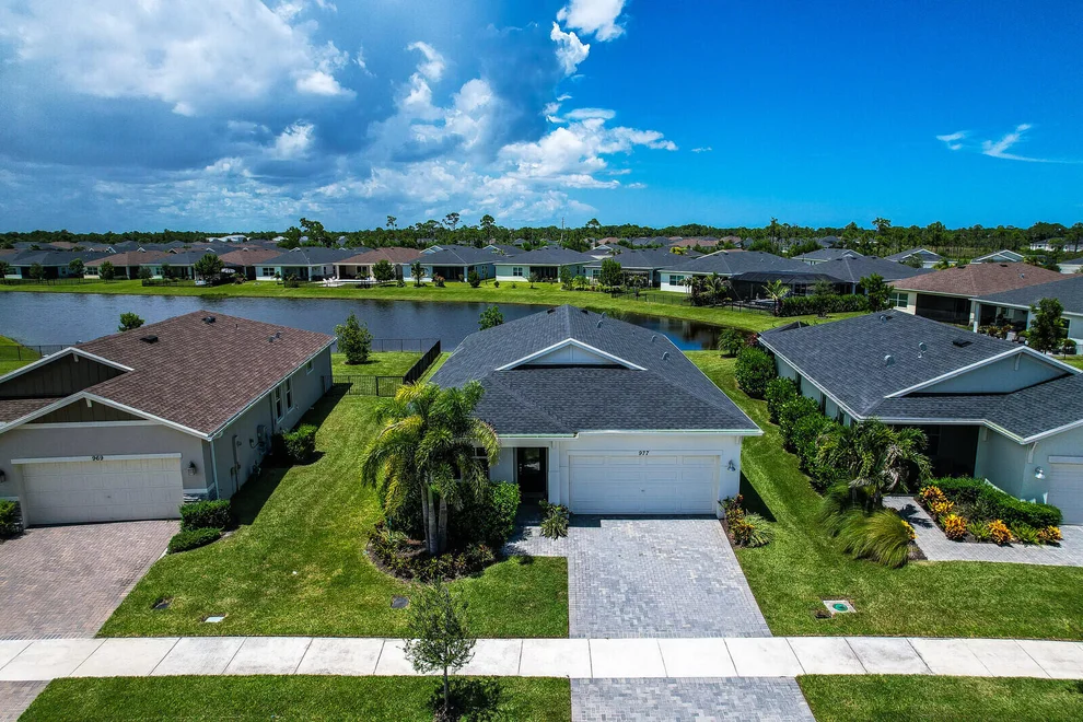Unit for sale at 977 SE CROSSWOOD Way, Port St Lucie, FL 34984