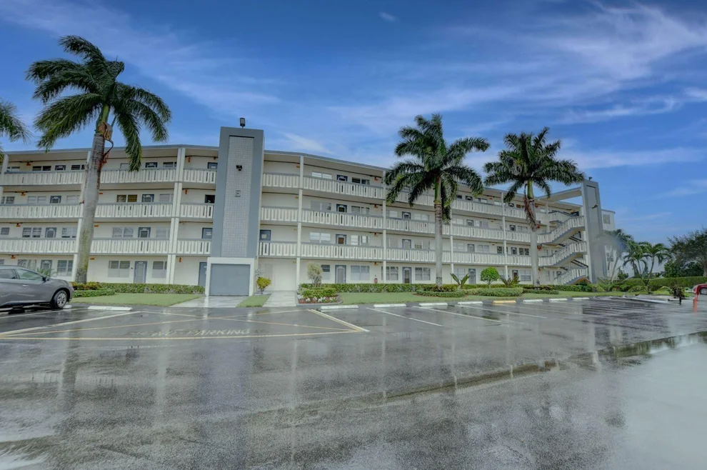 Unit for sale at 2081 Yarmouth E, Boca Raton, FL 33434