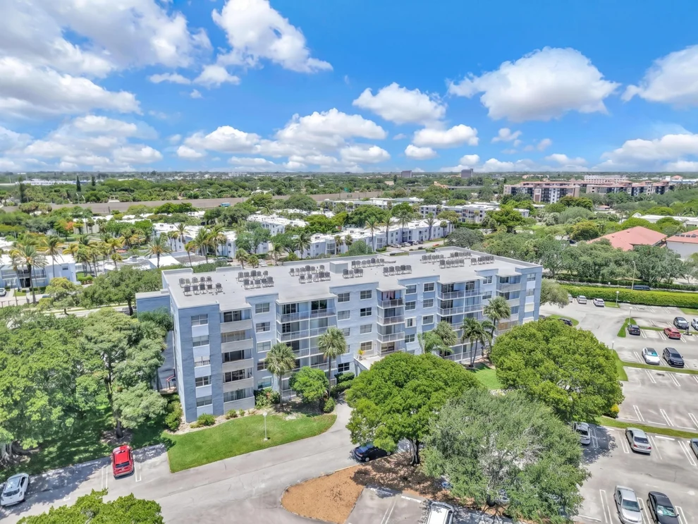 Unit for sale at 500 Executive Center Drive, West Palm Beach, FL 33401