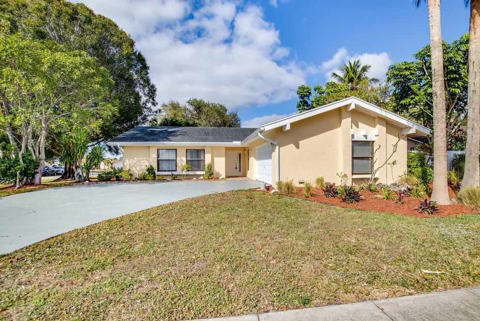Unit for sale at 12245 Old Country Road S, Wellington, FL 33414