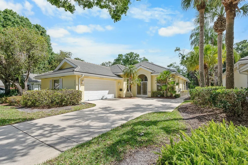 Unit for sale at 7627 SE Fiddlewood Lane, Hobe Sound, FL 33455