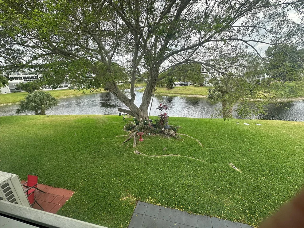Unit for sale at 99 Oakridge H, Deerfield Beach, FL 33442