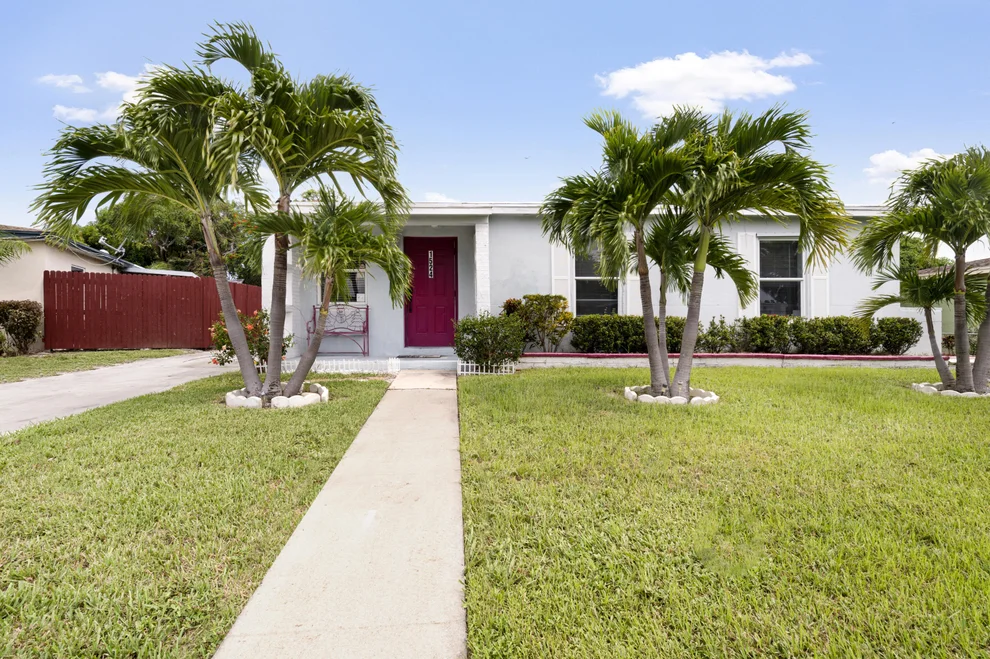 Unit for sale at 1524 S 14th Avenue S, Lake Worth Beach, FL 33460