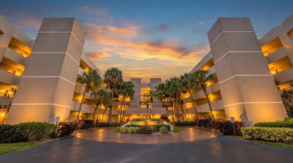 Unit for sale at 5650 Camino Del Sol, Boca Raton, FL 33433