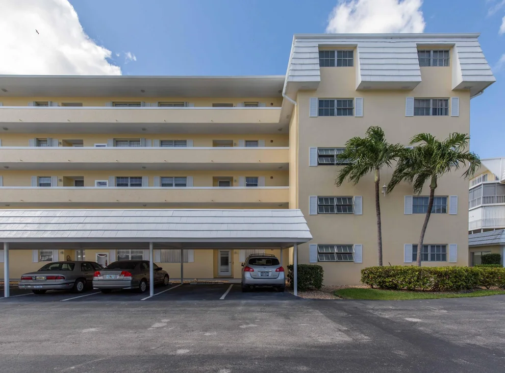 Unit for sale at 250 John F Kennedy Drive, Atlantis, FL 33462