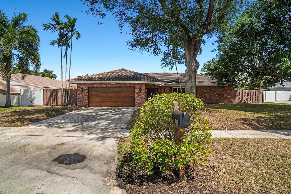 Unit for sale at 100 SW 15th Court, Boca Raton, FL 33486