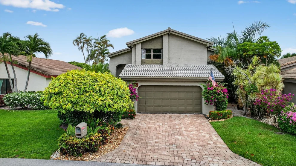 Unit for sale at 5661 Lakeview Mews Drive, Boynton Beach, FL 33437