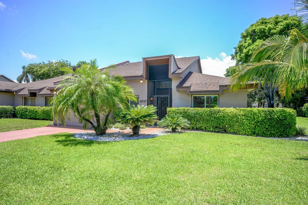 Unit for sale at 4717 Fountains Drive S, Lake Worth, FL 33467