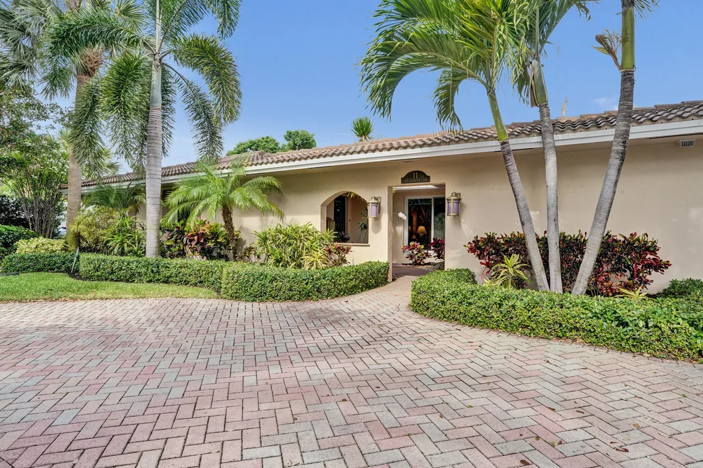Unit for sale at 11 Tam O'shanter Lane, Fort Lauderdale, FL 33308