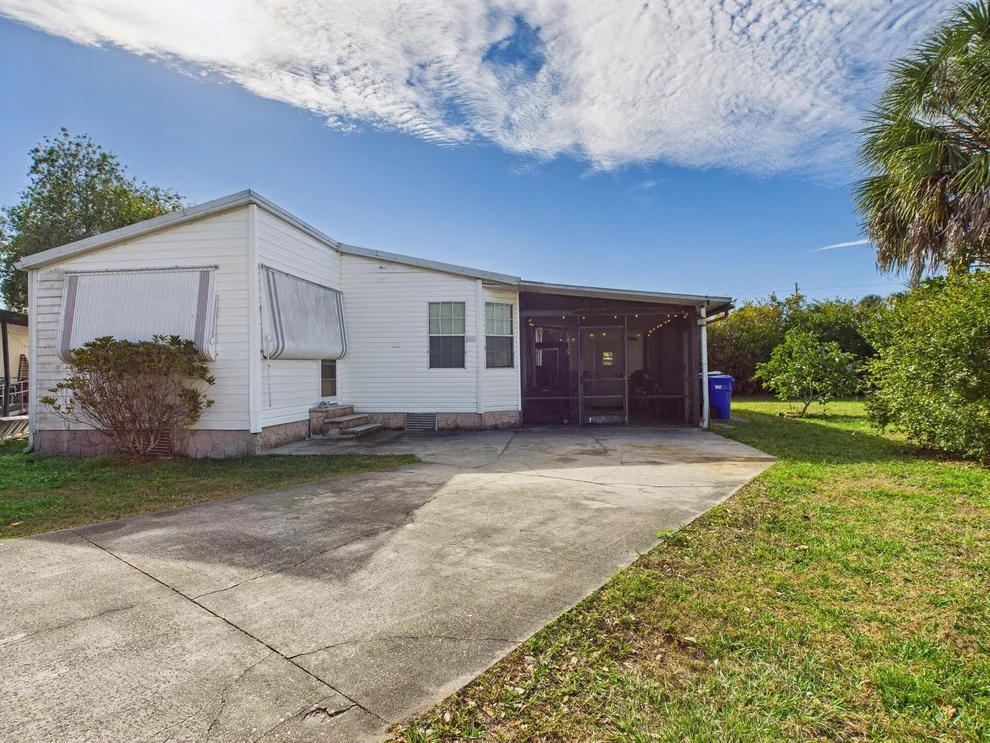 Unit for sale at 102 NE 8th Avenue, Okeechobee, FL 34972