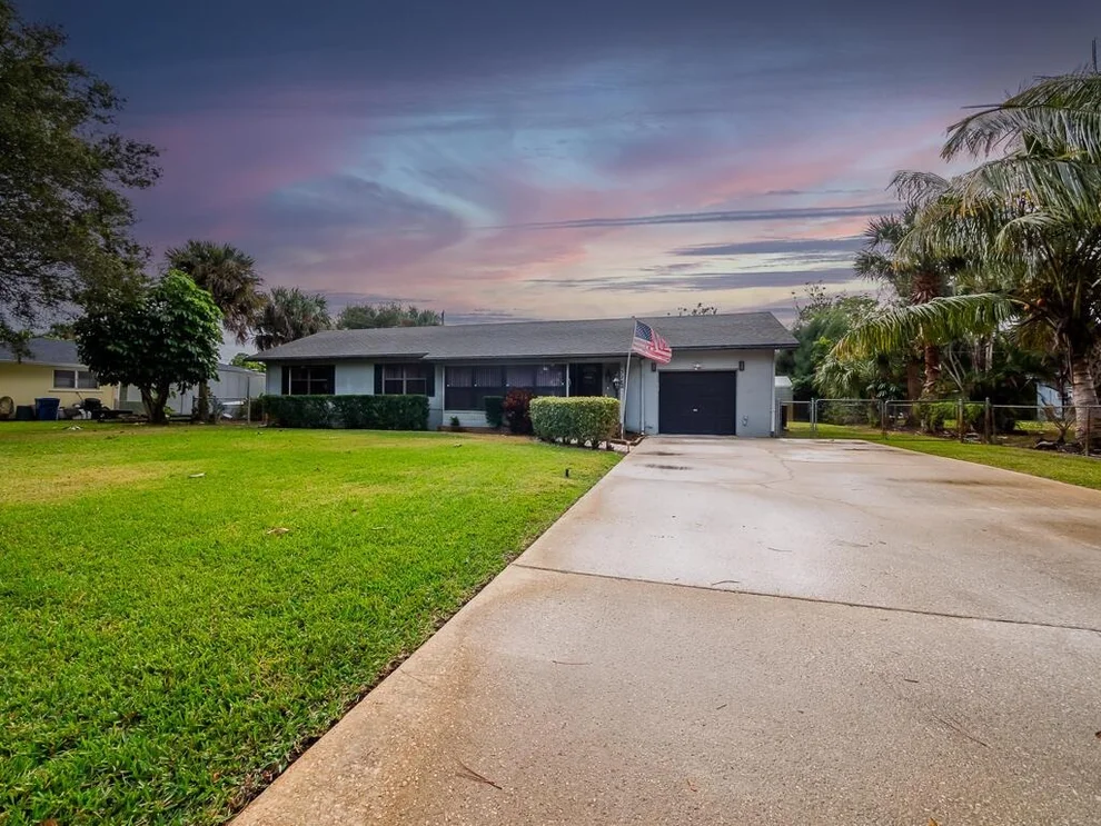 Unit for sale at 5328 Club Road, Haverhill, FL 33415
