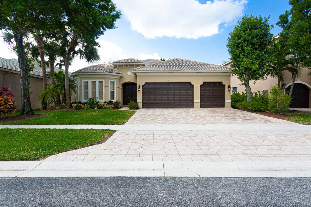 Unit for sale at 1339 Beacon Circle, Wellington, FL 33414