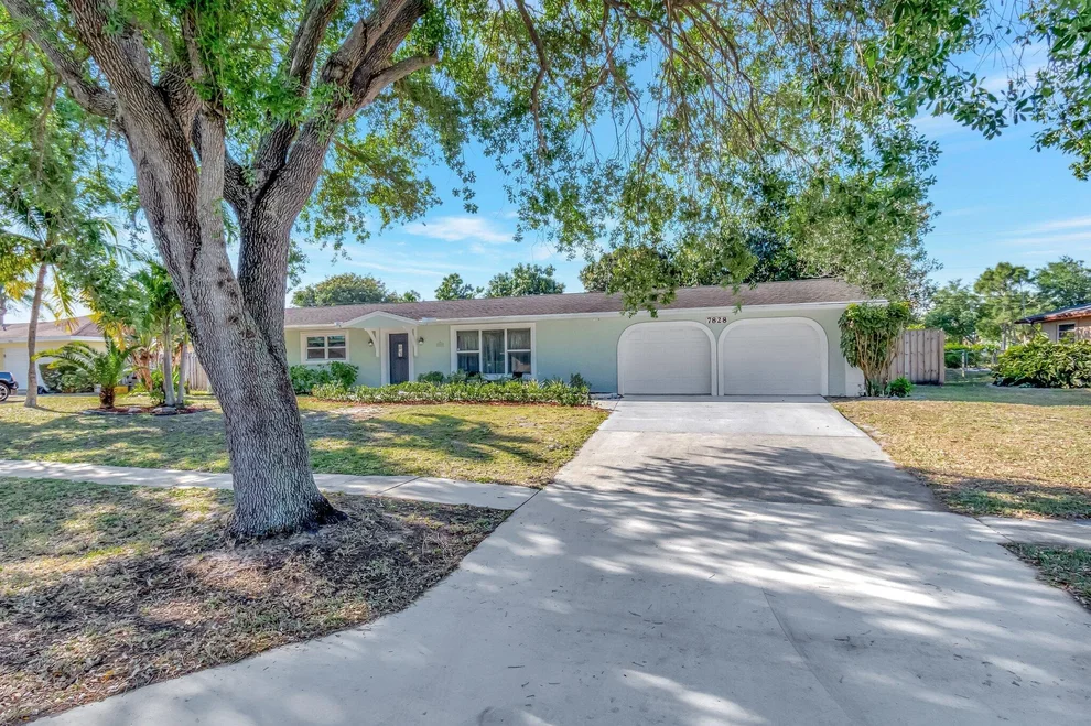 Unit for sale at 7828 St Andrews Road, Lake Worth, FL 33467
