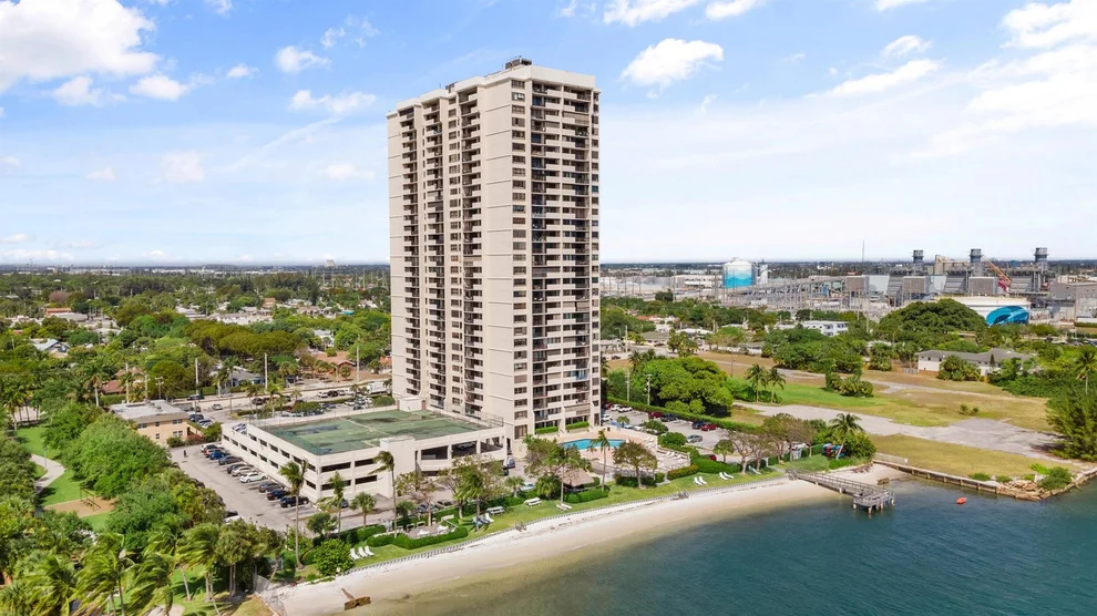 Unit for sale at 5600 N Flagler Drive, West Palm Beach, FL 33407