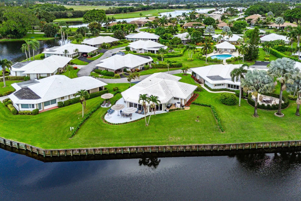 Unit for sale at 362 Yorktowne Circle, Atlantis, FL 33462