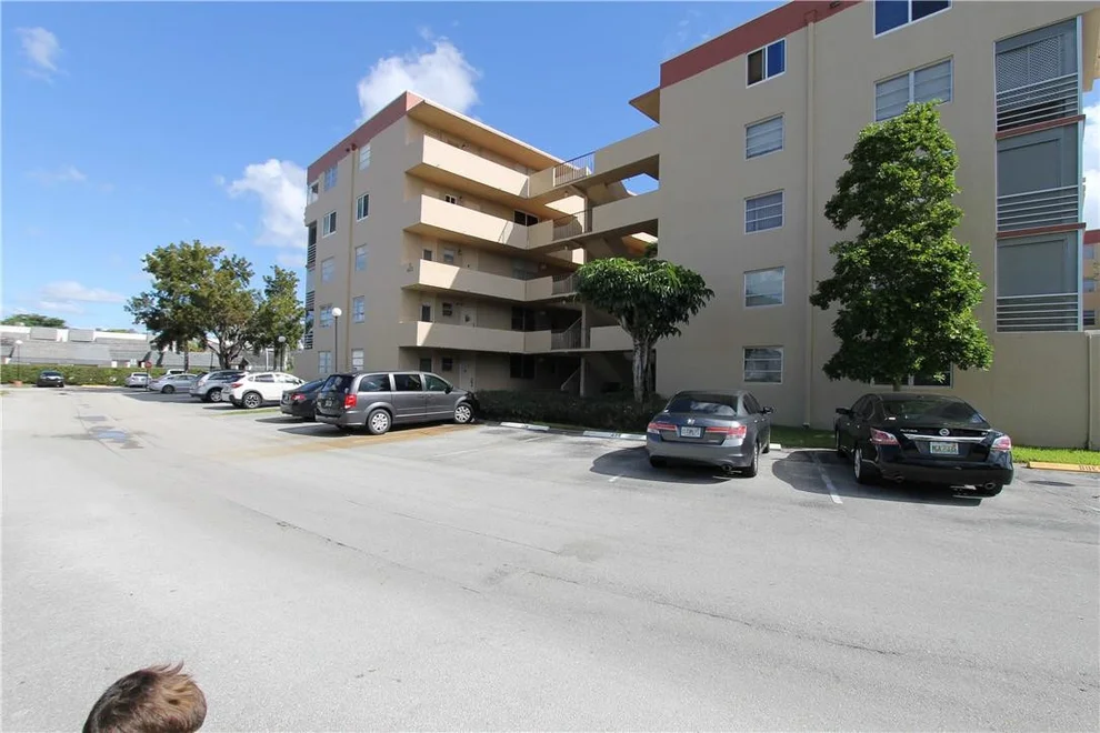 Unit for sale at 403 NW 68th Avenue, Plantation, FL 33317