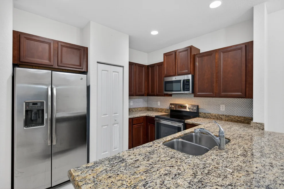 Unit for sale at 4234 N Dixie Highway, Oakland Park, FL 33334