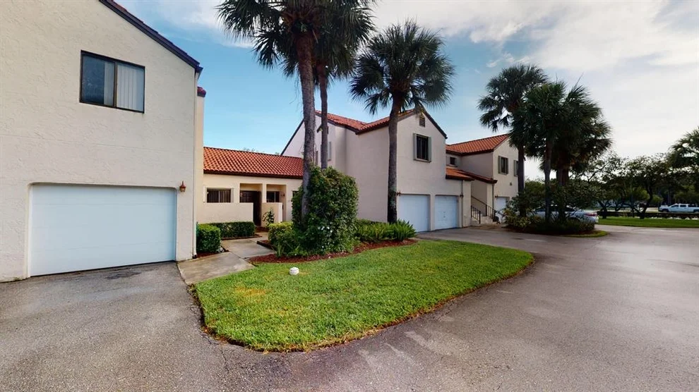 Unit for sale at 21 Via De Casas Sur, Boynton Beach, FL 33426