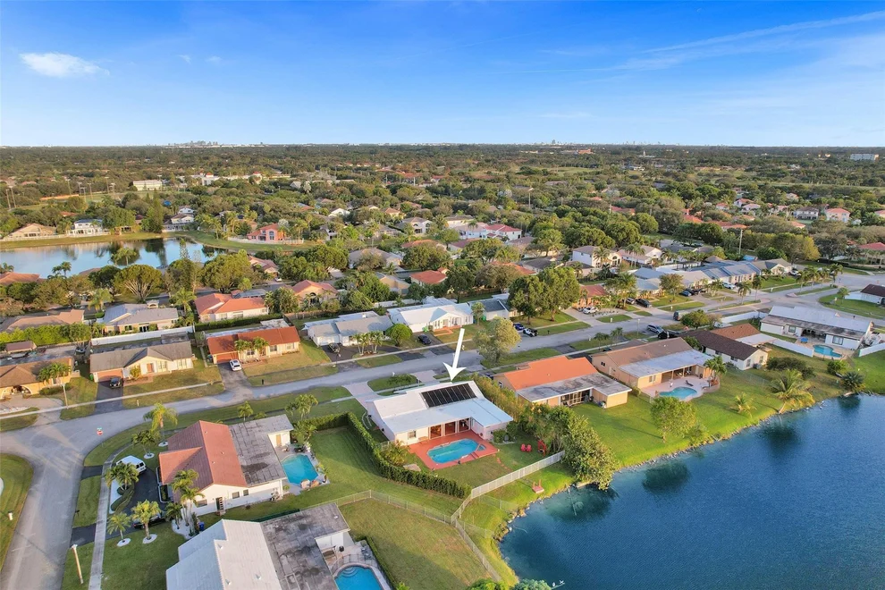 Unit for sale at 915 NW 133rd Avenue, Sunrise, FL 33325