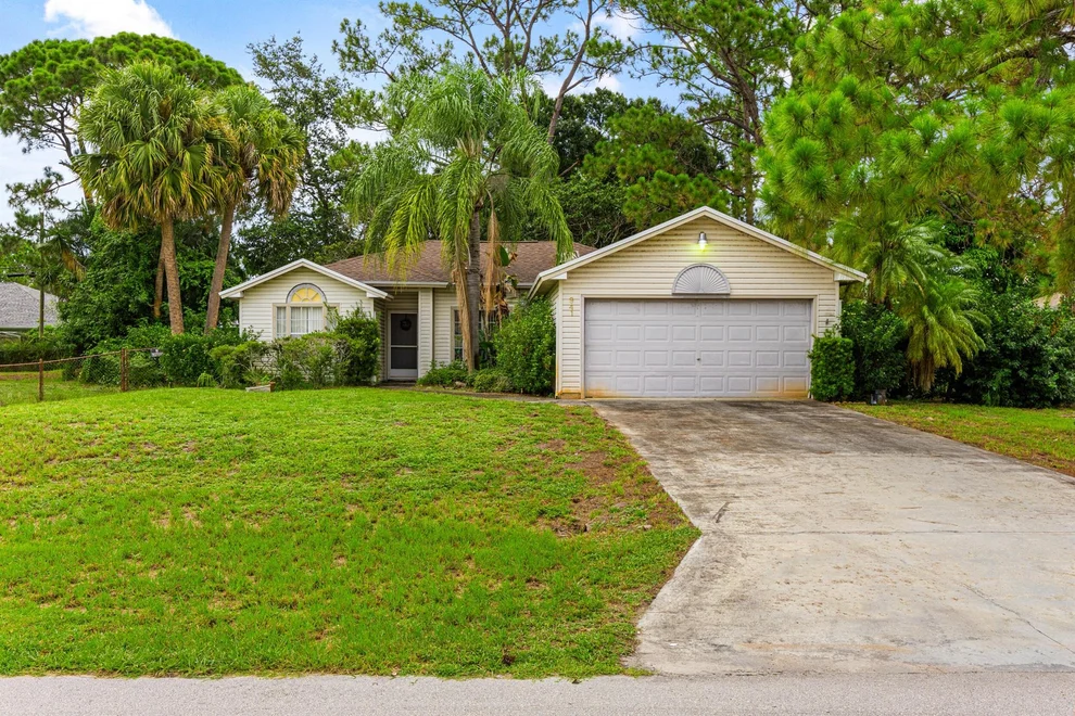 Unit for sale at 941 SW Cairo Avenue, Port St Lucie, FL 34953