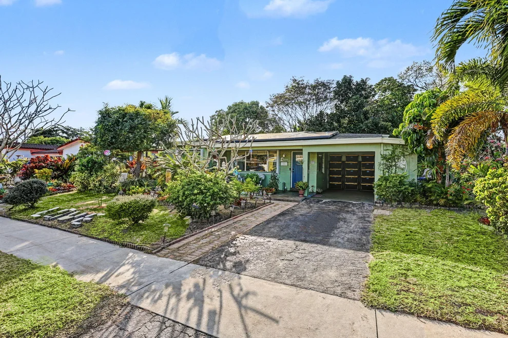 Unit for sale at 2400 Desoto Drive, Miramar, FL 33023