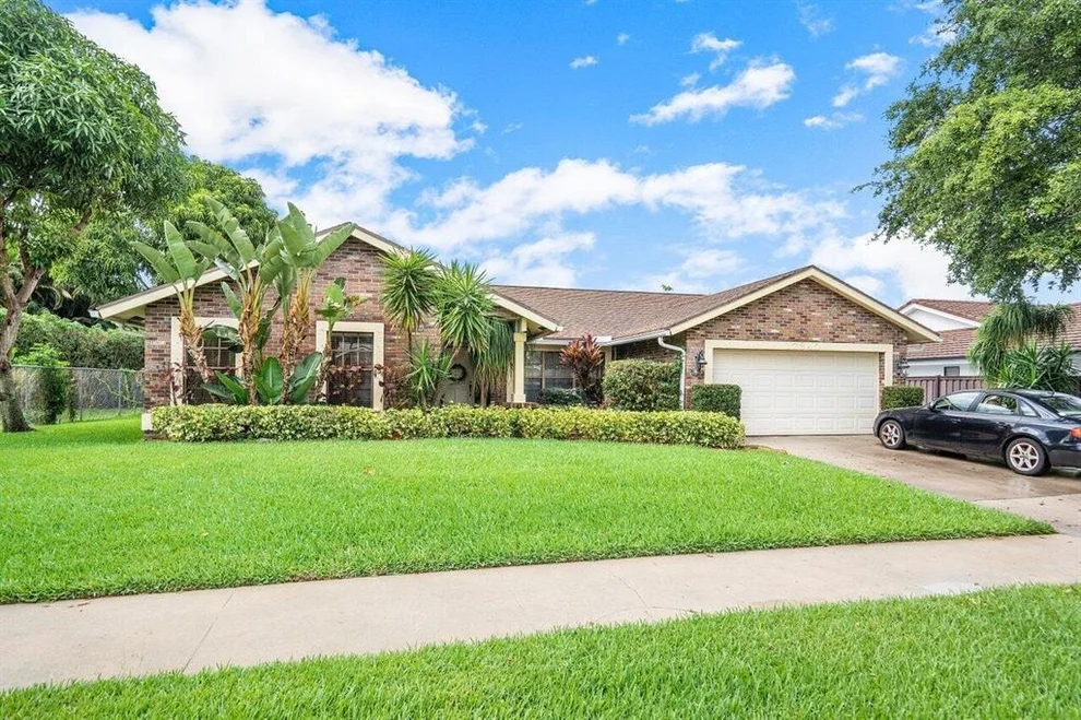 Unit for sale at 17340 Lake Park Road, Boca Raton, FL 33487