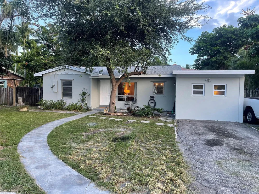 Unit for sale at 904 SE 12th Street, Fort Lauderdale, FL 33316