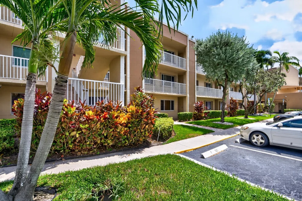 Unit for sale at 7348 N DEVON Drive, Tamarac, FL 33321