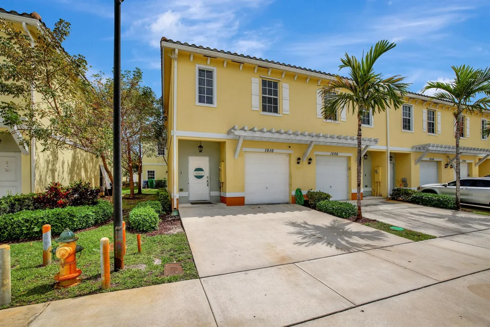 Unit for sale at 1010 NW 40th Way, Lauderhill, FL 33313
