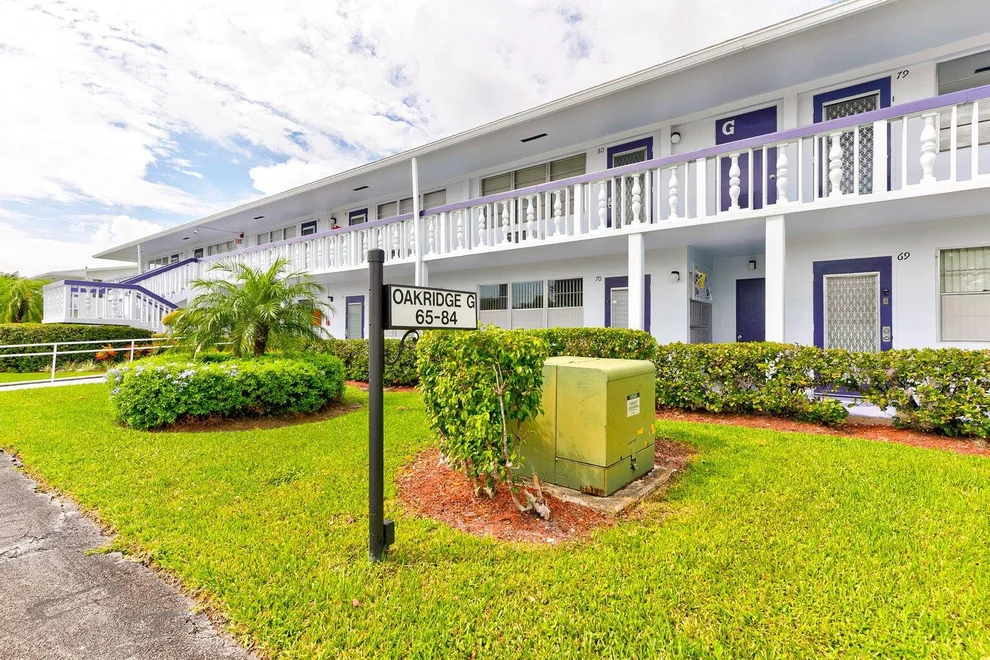 Unit for sale at 83 Oakridge G, Deerfield Beach, FL 33442