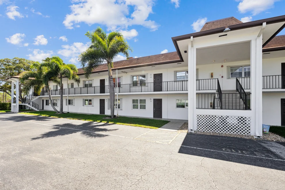Unit for sale at 3075 E Gardens East Drive, Palm Beach Gardens, FL 33410